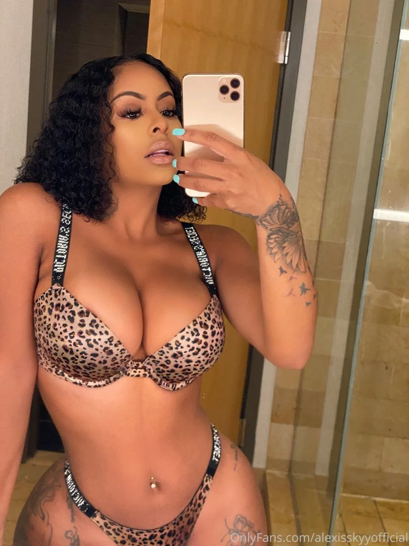 Alexis Sky Nude Onlyfans Photos Set